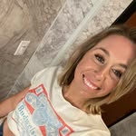 Elly - @ellywalker24 - Instagram