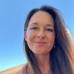 Elly Young - @free.with.me.100 - Instagram