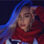 reading gyal💋x - @eloisextrallard - Instagram