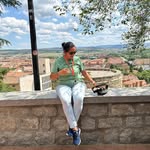 Elisa Cunningham - @elisac43 - Instagram