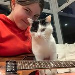 Elsa White - @elsawhite25 - Instagram