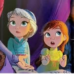elsa y ana de pequeñas - @frozen_baby_elsa_anna - Instagram
