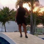 Elsa Zarate - @elsazarate1210 - Instagram