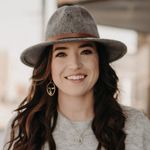 Elise Carroll (Knaack) - @happy_wholesaler - Instagram