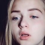 Elsie Wallace - @shetoqoega - Instagram