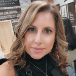 Elsie Wolfe - @bubblesnwines - Instagram