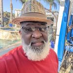 Elvis Hart - @hartelvis - Instagram