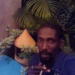 Elvis Moore - @elvismoore95 - Instagram