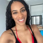 Elyse Jones - @theelysejones - Instagram