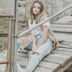 emilie - @emile_greentee - Instagram