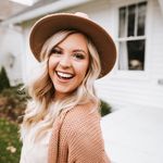 Emilee Davis - @emileedaviscloset - Instagram