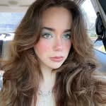 Emily Lyons - @emilylyons789 - Instagram