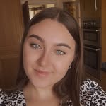 Emily Lyons - @emily_salonninebeauty - Instagram