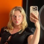 EMILY BAYLY - @emilybaylyy - Instagram
