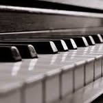 Emily Bayless - @emily_pianos - Instagram