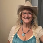 Melissa Blethen - @mollyemily108 - Instagram