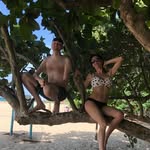 Emily Bratcher - @emmiebeezkneez - Instagram
