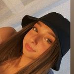 @_emily_brett - Instagram