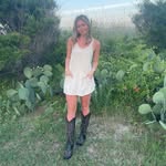 Emily Crisp - @emily_crisp22 - Instagram