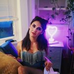 Emily Denham - @emyden - Instagram