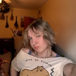 Emily Lott - @may.flower.23 - Instagram