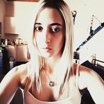 Emily Perron - @famefolie - Instagram