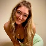 Emily Robillard - @emilyyy_vee - Instagram