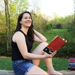 Emily Vest - @ev_thewriter - Instagram