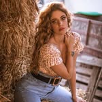 Emma Batson - @caulaturta - Instagram
