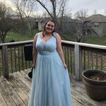 Emma Downs - @emma_closet04 - Instagram