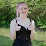Emma Farris - @emma.the.nerd.5 - Instagram