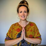 Emma Guy - @move_withthe_moon - Instagram