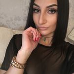 Emma Huggins - @beautybyhugs - Instagram