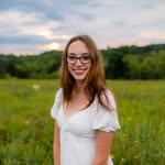 emma :) - @emma.jacobson13 - Instagram