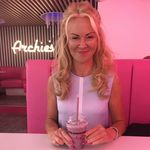 Emma Knott - @emmaknott67 - Instagram