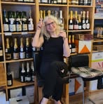 Emma  Reinbold - Facebook