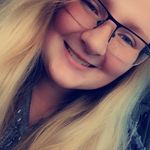 Erica Abbott - @somedumbblonde2000 - Instagram