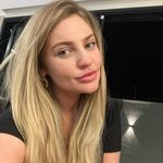 Erica Mello - @ericamellos - Instagram