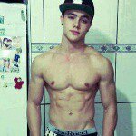 Erik hott - @plevitos - Instagram