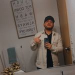 erik lujan - @erik_luian20 - Instagram