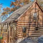 Erik & Hemma Papp - @bearmooncabin - Instagram