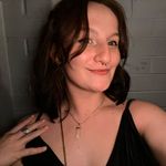 Erin Blackwell - @hazeluffda - Instagram