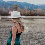 Erin Lackey - @elee17 - Instagram