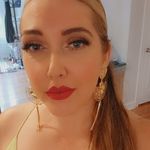 Erin Shah - @elily1206 - Instagram