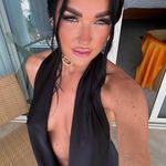 Erin Walls - @erinwallls - Instagram