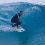 Surfer En Mer - @ernestluciani - Instagram