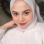 Nur Esha - @eshaevans85 - Instagram