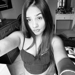 Esha💋 - @eshasamaroo - Instagram
