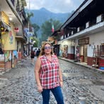 Esme Mata - Facebook