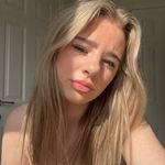 Esther Dennis - @estherdennisxox - Instagram